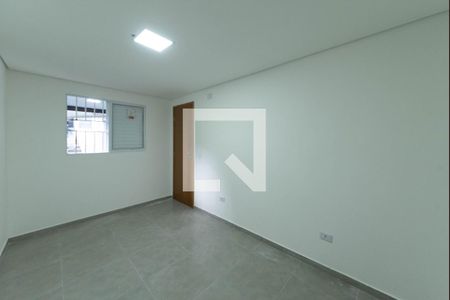 Quarto 1 de casa para alugar com 2 quartos, 55m² em Vila do Encontro, São Paulo