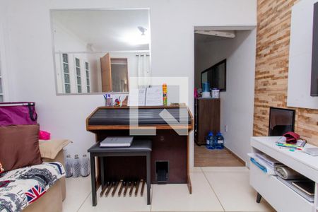 Casa 1: Sala de casa à venda com 5 quartos, 160m² em Jardim Santa Maria, São Paulo