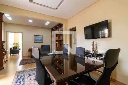 Sala de casa à venda com 3 quartos, 246m² em Cambuí, Campinas