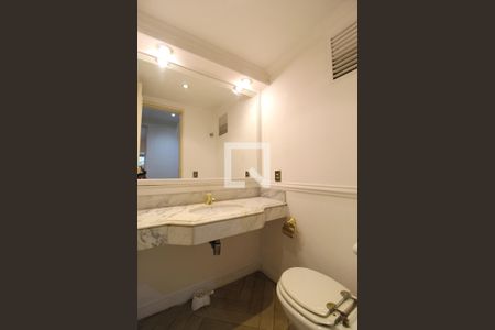 Lavabo de apartamento para alugar com 2 quartos, 150m² em Jardim Europa, São Paulo