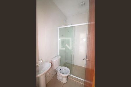 Banheiro de apartamento para alugar com 1 quarto, 35m² em Jardim Algarve, Alvorada