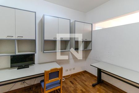 Escritório de apartamento à venda com 3 quartos, 230m² em Higienópolis, São Paulo