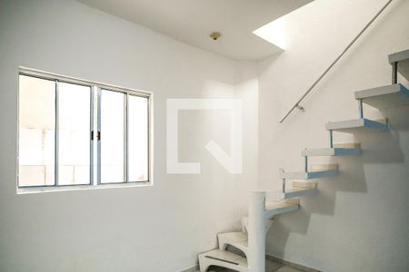 Sala de casa para alugar com 1 quarto, 80m² em Vila Brasilina, São Paulo