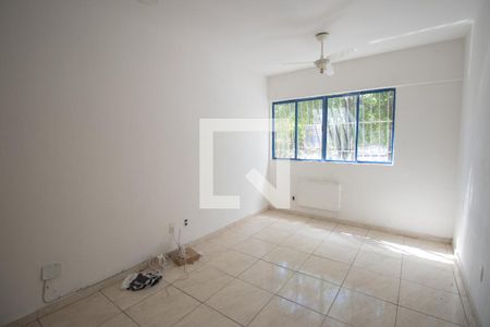 Sala de apartamento para alugar com 2 quartos, 42m² em Mutondo, São Gonçalo