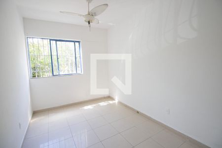 Quarto 2 de apartamento para alugar com 2 quartos, 42m² em Mutondo, São Gonçalo