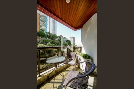 Varanda de apartamento à venda com 3 quartos, 122m² em Vila Gomes Cardim, São Paulo