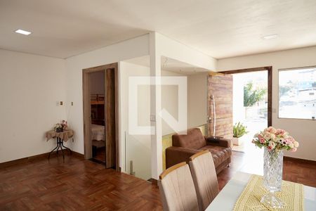 Sala 2 de casa à venda com 6 quartos, 280m² em Sagrada Família, Belo Horizonte