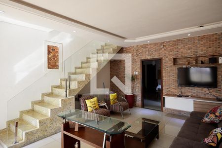 Sala de casa à venda com 6 quartos, 280m² em Sagrada Família, Belo Horizonte