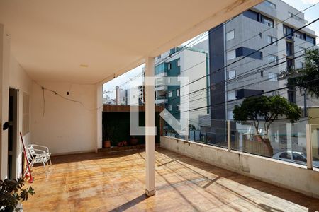 Varanda de casa à venda com 6 quartos, 280m² em Sagrada Família, Belo Horizonte