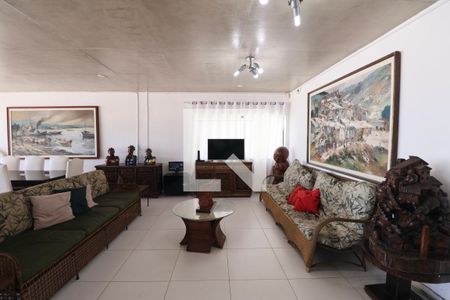 Sala de casa para alugar com 6 quartos, 700m² em Loteamento Joao Batista Juliao, Guarujá