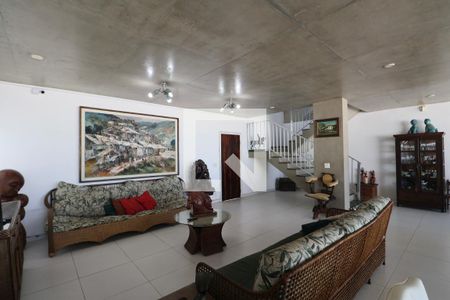 Sala de casa para alugar com 6 quartos, 700m² em Loteamento Joao Batista Juliao, Guarujá