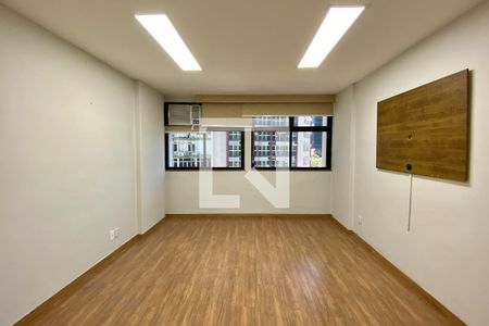 Sala/Quarto de kitnet/studio para alugar com 1 quarto, 42m² em Centro, Rio de Janeiro