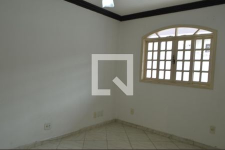 Sala de casa de condomínio para alugar com 3 quartos, 130m² em Taquara, Rio de Janeiro