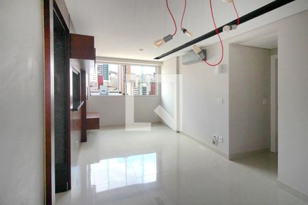 Sala de apartamento à venda com 2 quartos, 72m² em Funcionários, Belo Horizonte