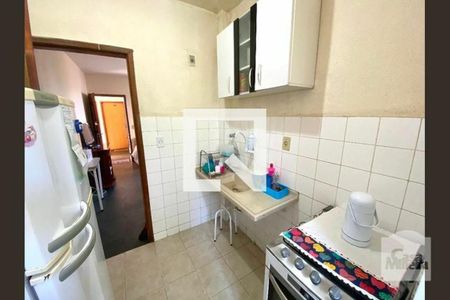 Cozinha de apartamento à venda com 2 quartos, 55m² em Floramar, Belo Horizonte