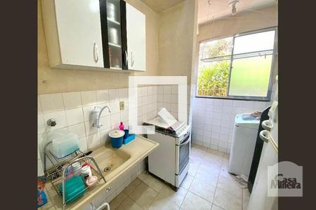 Cozinha de apartamento à venda com 2 quartos, 55m² em Floramar, Belo Horizonte