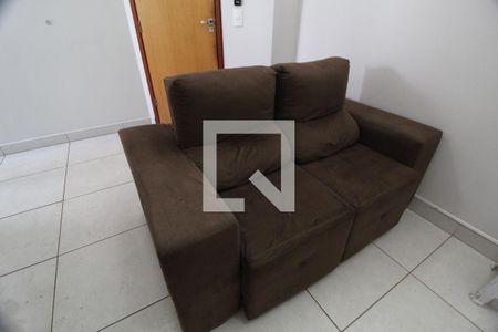 Sala de apartamento para alugar com 2 quartos, 50m² em Nossa Senhora Aparecida, Uberlândia