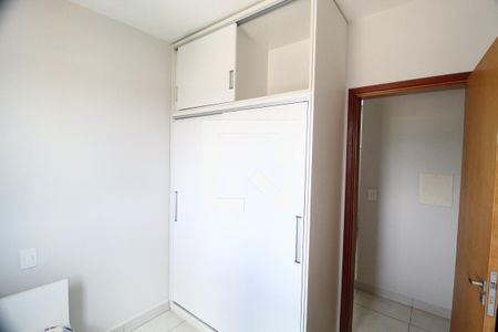 Quarto 1 de apartamento para alugar com 2 quartos, 50m² em Nossa Senhora Aparecida, Uberlândia