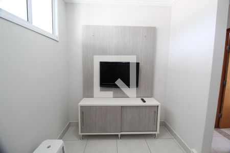 Sala de apartamento para alugar com 2 quartos, 50m² em Nossa Senhora Aparecida, Uberlândia