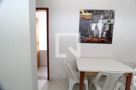 Sala de apartamento para alugar com 2 quartos, 50m² em Nossa Senhora Aparecida, Uberlândia