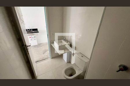 Banheiro de kitnet/studio para alugar com 1 quarto, 21m² em Paraíso, São Paulo