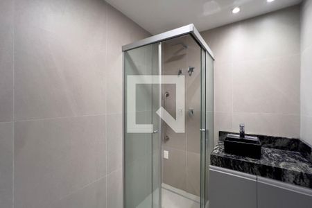 Banheiro de kitnet/studio para alugar com 1 quarto, 30m² em Vila Mariana, São Paulo