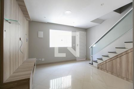 Sala de casa de condomínio para alugar com 2 quartos, 70m² em Vila Regina, São Paulo