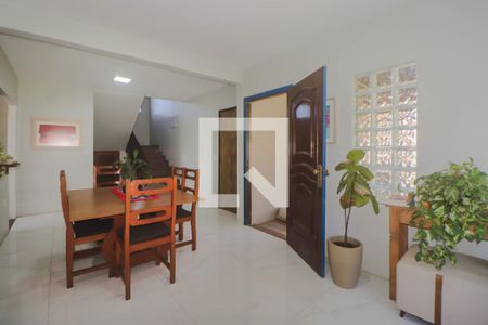 Sala de casa à venda com 5 quartos, 207m² em Rubem Berta, Porto Alegre