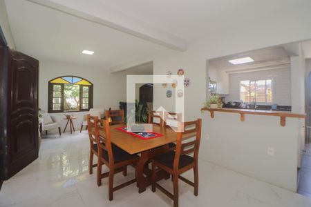 Sala de casa à venda com 5 quartos, 207m² em Rubem Berta, Porto Alegre