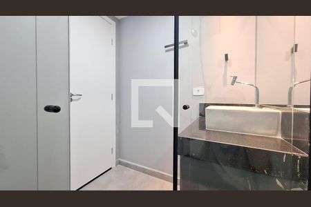 Banheiro de apartamento para alugar com 1 quarto, 25m² em Pompeia, São Paulo