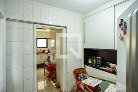Apartamento à venda com 202m², 4 quartos e 3 vagas Apartamento à venda com 202m², 4 quartos e 3 vagasCopa