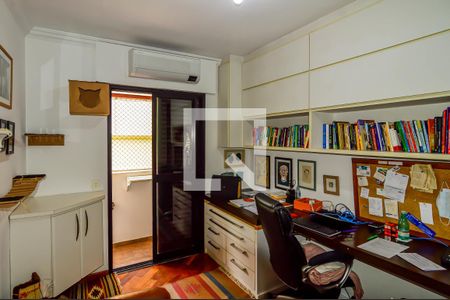 Apartamento à venda com 202m², 4 quartos e 3 vagas Apartamento à venda com 202m², 4 quartos e 3 vagasQuarto 2