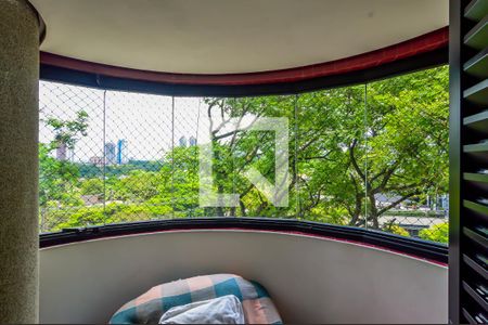 Apartamento à venda com 202m², 4 quartos e 3 vagas Apartamento à venda com 202m², 4 quartos e 3 vagasQuarto 1-Sacada