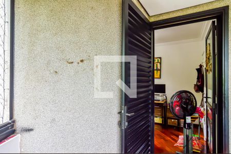 Apartamento à venda com 202m², 4 quartos e 3 vagas Apartamento à venda com 202m², 4 quartos e 3 vagasQuarto 1-Sacada