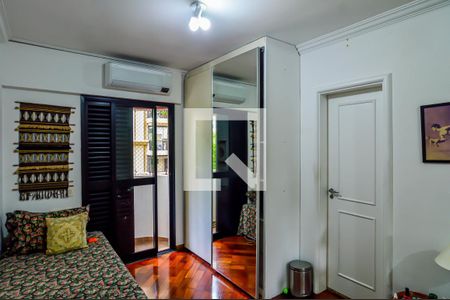 Apartamento à venda com 202m², 4 quartos e 3 vagas Apartamento à venda com 202m², 4 quartos e 3 vagasSuíte 1