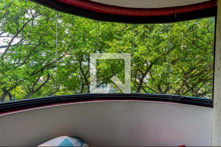 Apartamento à venda com 202m², 4 quartos e 3 vagas Apartamento à venda com 202m², 4 quartos e 3 vagasQuarto 1-Sacada