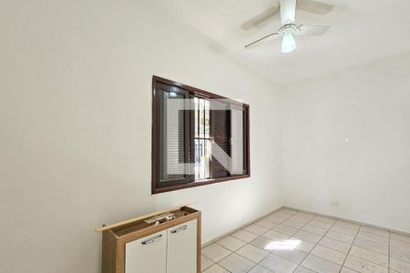 Quarto 2 de apartamento para alugar com 2 quartos, 80m² em Jardim Las Palmas, Guarujá