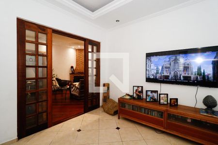 Sala de TV de casa à venda com 3 quartos, 390m² em Vila Sonia, São Paulo