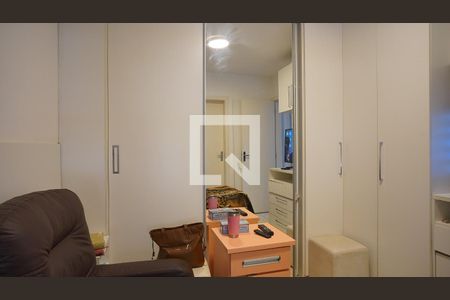 Suíte de apartamento à venda com 3 quartos, 105m² em Coronel Aparicio Borges, Porto Alegre