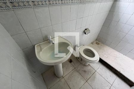 Banheiro de apartamento para alugar com 1 quarto, 40m² em Parque João Pessoa, Duque de Caxias