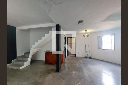 Sala de casa à venda com 3 quartos, 200m² em Jardim da Campina, São Paulo