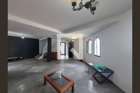 Sala de casa à venda com 3 quartos, 200m² em Jardim da Campina, São Paulo