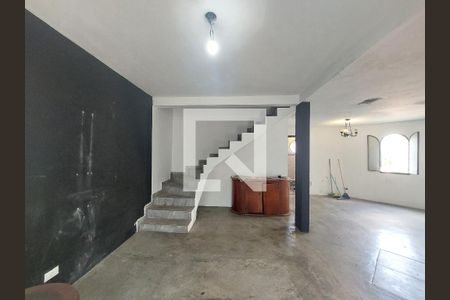 Sala de casa à venda com 3 quartos, 200m² em Jardim da Campina, São Paulo