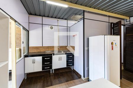 Cozinha de kitnet/studio para alugar com 1 quarto, 36m² em Liberdade, São Paulo