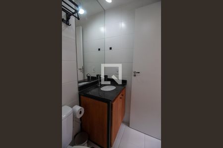 Banheiro de apartamento para alugar com 1 quarto, 24m² em  Butantã, São Paulo