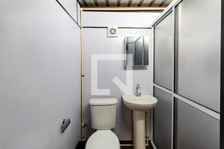 Banheiro de kitnet/studio para alugar com 1 quarto, 30m² em Liberdade, São Paulo