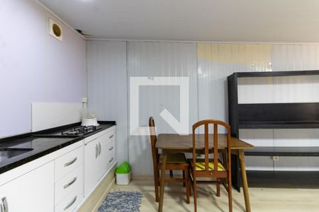 Cozinha de kitnet/studio para alugar com 1 quarto, 25m² em Liberdade, São Paulo