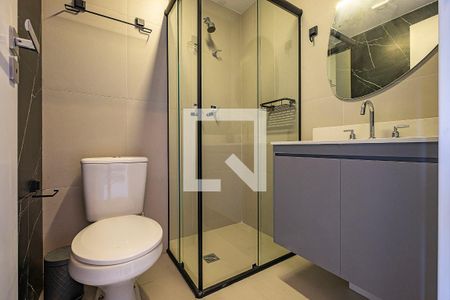 Banheiro de kitnet/studio para alugar com 1 quarto, 24m² em Pinheiros, São Paulo