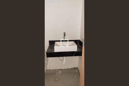 Casa à venda com 155m², 4 quartos e 2 vagas Casa à venda com 155m², 4 quartos e 2 vagasBanheiro Social