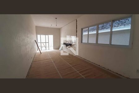 Casa à venda com 155m², 4 quartos e 2 vagas Casa à venda com 155m², 4 quartos e 2 vagasCozinha